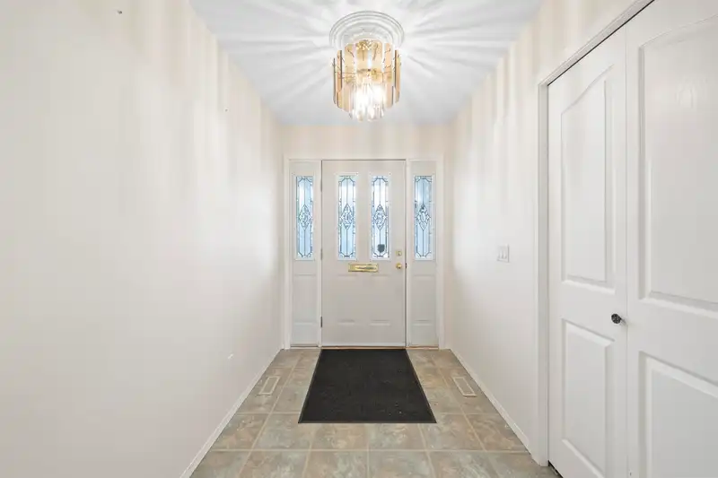 6073 44A AVENUE - photo 2 of 25