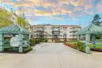 206 5419 201A STREET - thumbnail 1