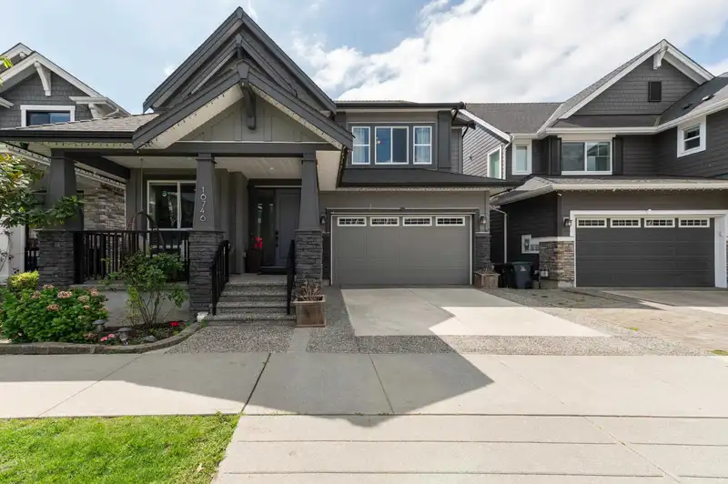 16746 18 AVENUE - photo 1 of 40