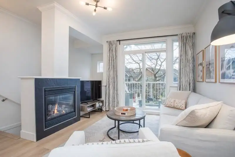 64 6300 LONDON ROAD - photo 1 of 37