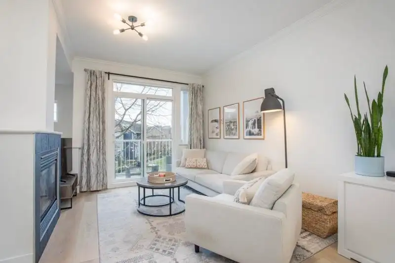 64 6300 LONDON ROAD - photo 2 of 37