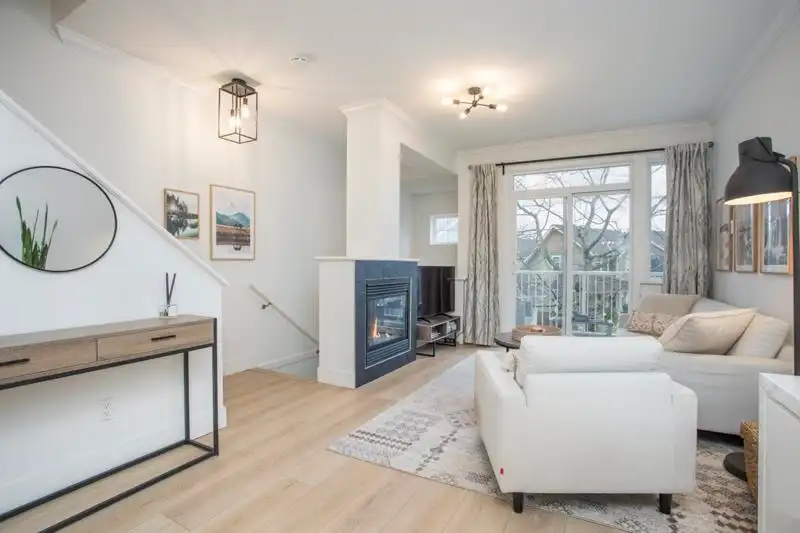 64 6300 LONDON ROAD - photo 3 of 37