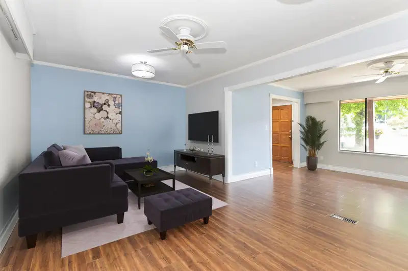 20813 47 AVENUE - photo 2 of 18