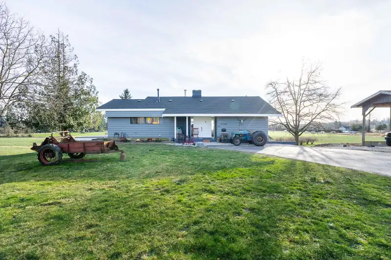 21660 76B AVENUE - photo 2 of 31