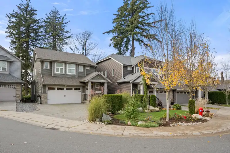 2669 275A STREET - photo 1 of 33