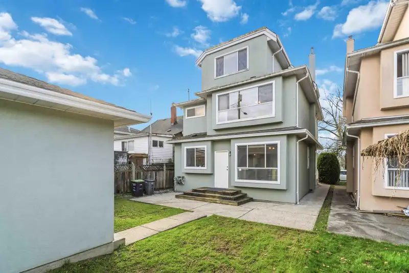 1769 E 49TH AVENUE - photo 2 of 32