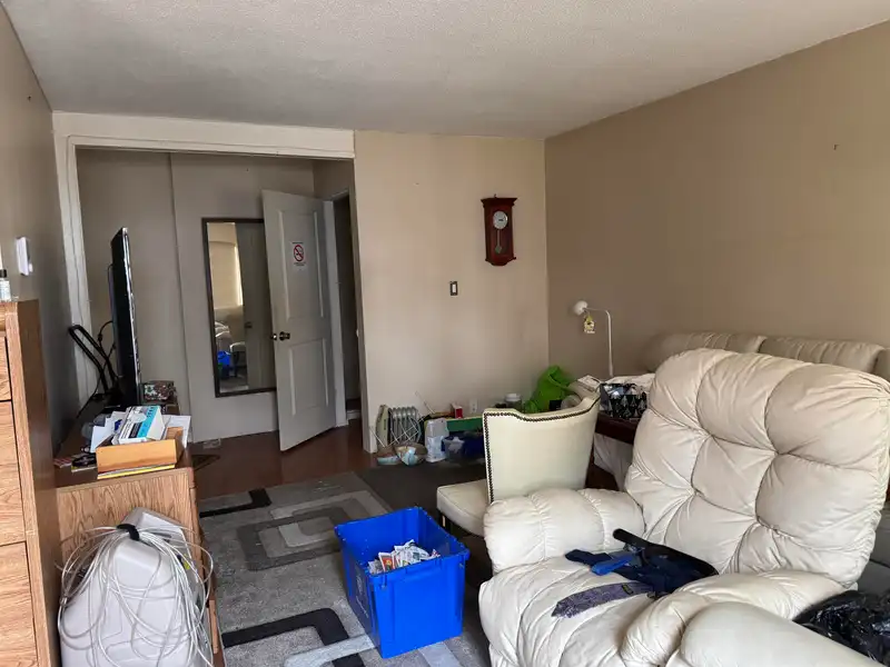 42 10555 153 STREET - photo 4 of 14