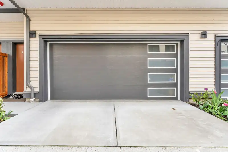 32 20849 78B AVENUE - photo 2 of 23