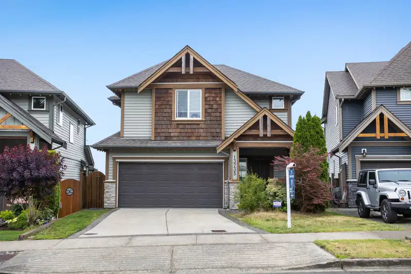 13735 230A STREET - photo 1 of 33