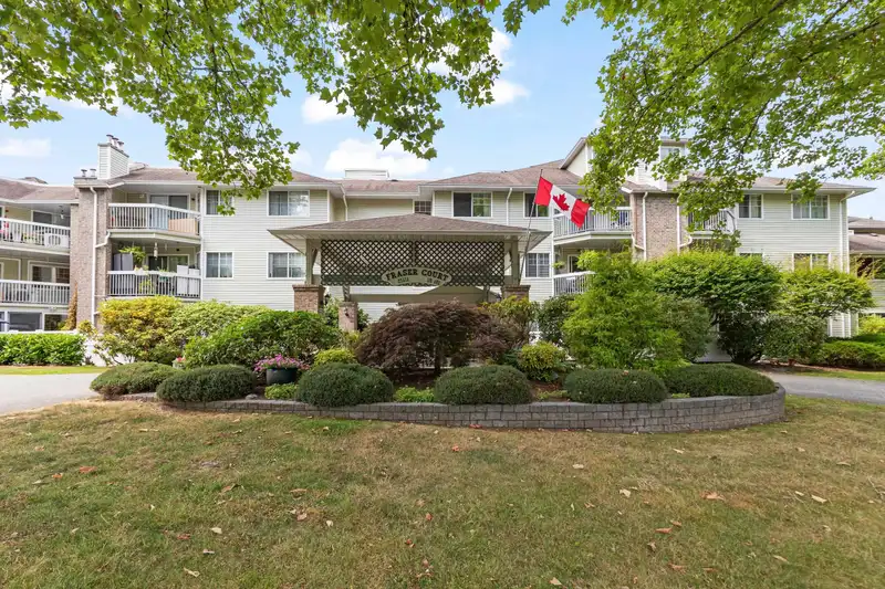 109 22514 116 AVENUE - photo 1 of 40