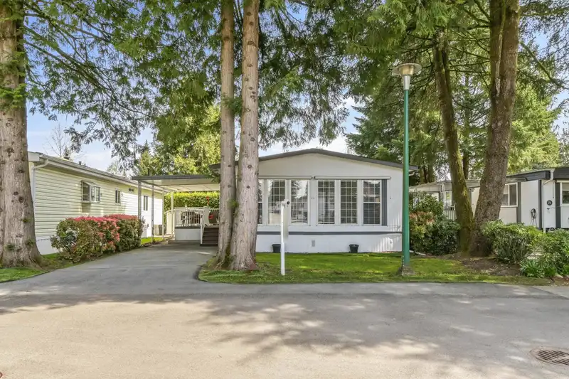 74 9080 198 STREET - photo 1 of 29