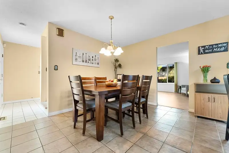 3604 MCRAE CRESCENT - photo 4 of 32