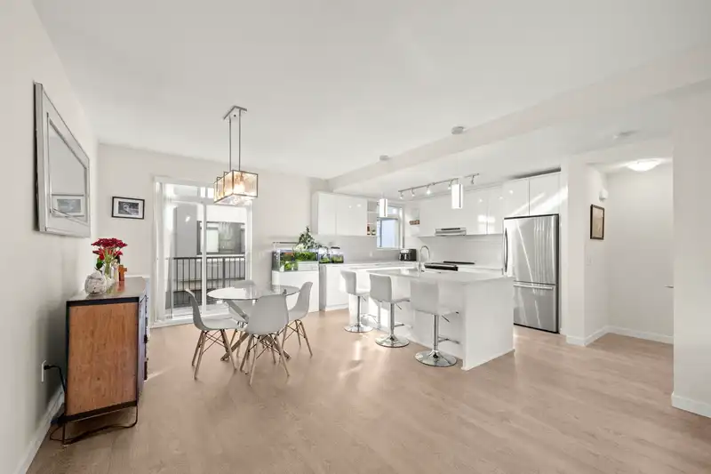 41 15151 EDMUND DRIVE - photo 4 of 37