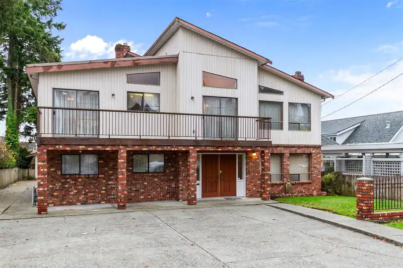 4958 SIDLEY STREET - photo 1 of 32