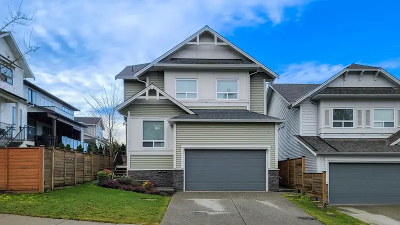 24670 106 AVENUE - photo 1 of 39