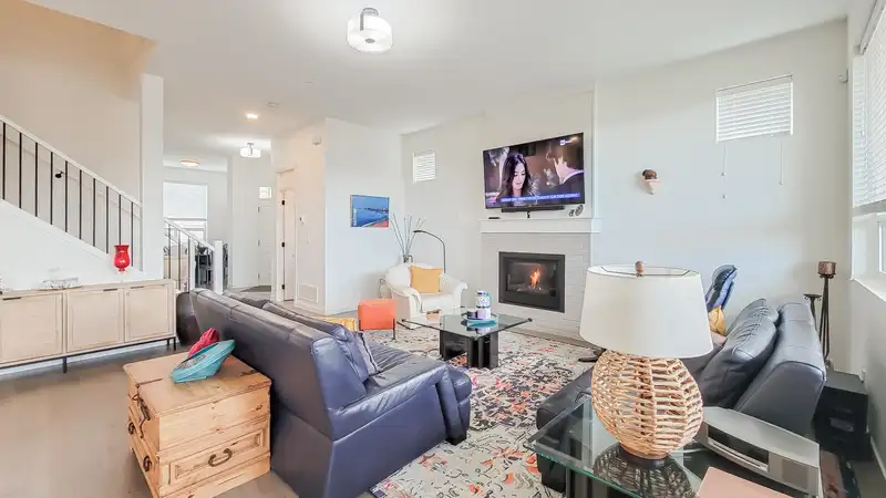 24670 106 AVENUE - photo 4 of 39