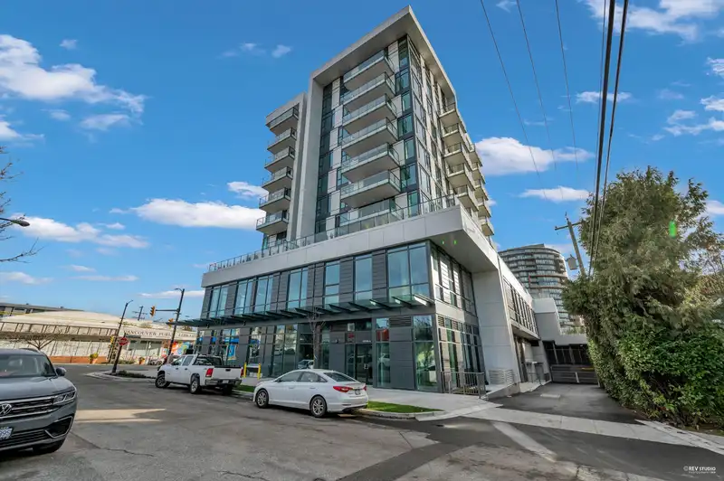 304 8415 GRANVILLE STREET - photo 1 of 11