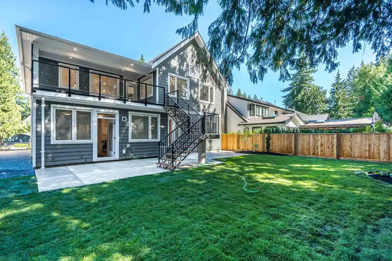 20488 46A AVENUE - photo 2 of 40