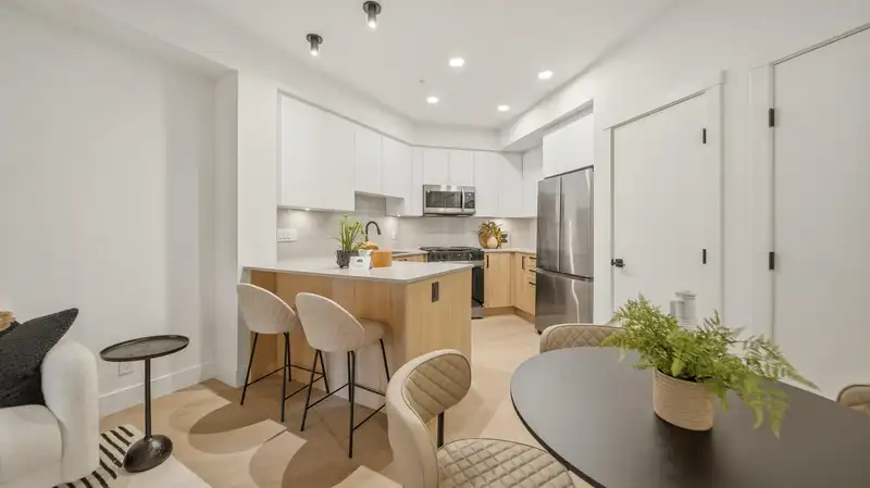B127 8230 208B STREET - photo 2 of 11