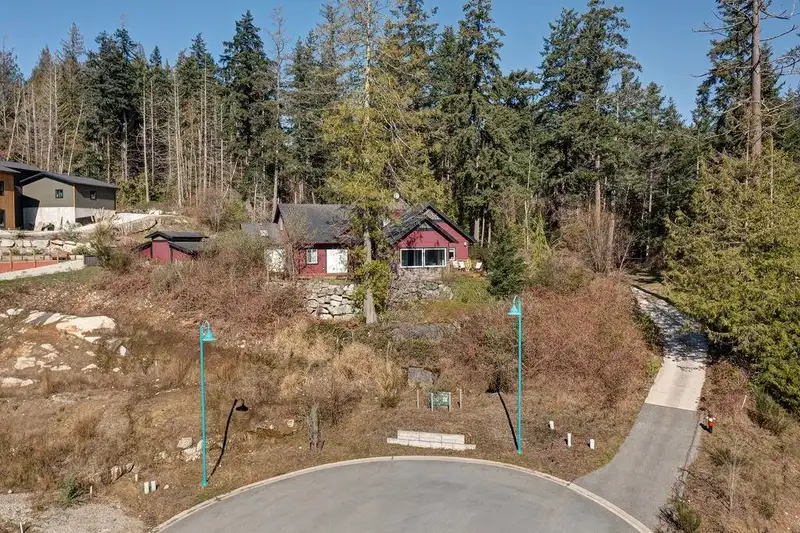 5628 MEDUSA PLACE - photo 3 of 36