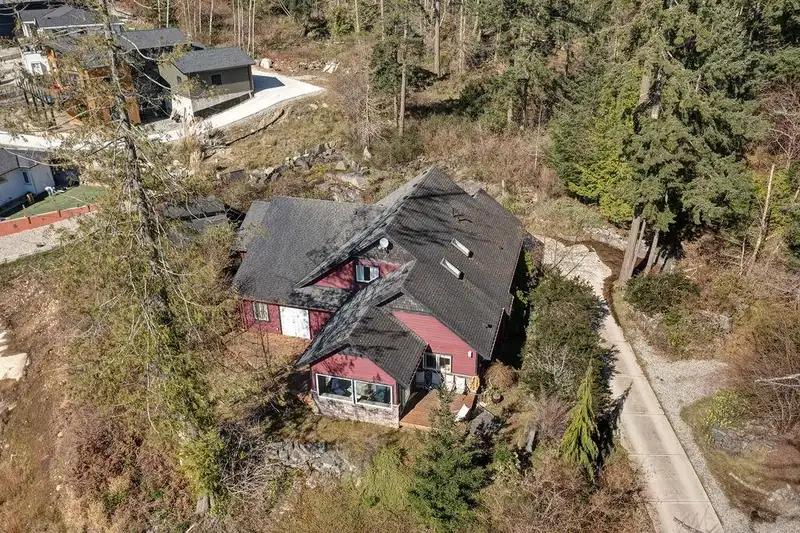 5628 MEDUSA PLACE - photo 4 of 36