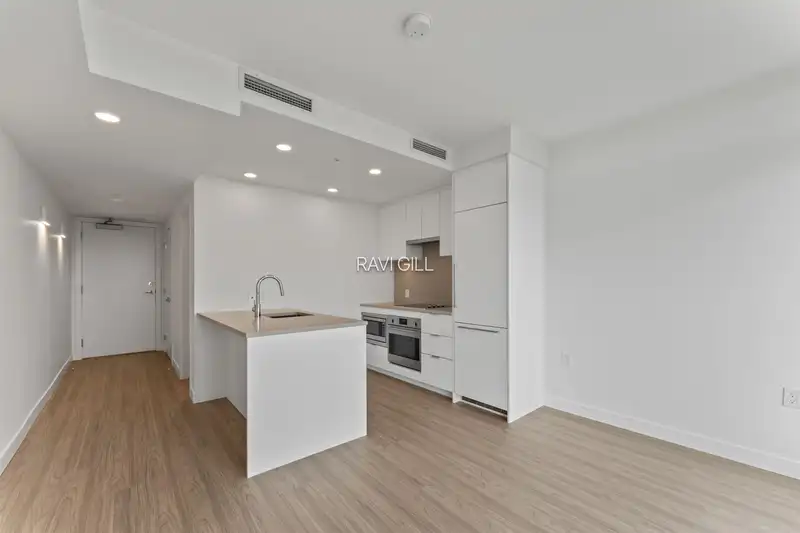 3003 13675 107A AVENUE - photo 2 of 13