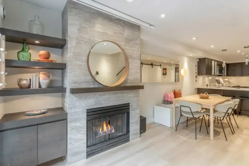 246 2565 W BROADWAY STREET - photo 1 of 39