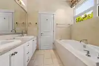 PH2 2200 CHIPPENDALE ROAD - thumbnail 31