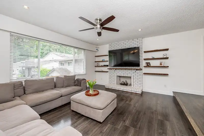 11792 80A AVENUE - photo 3 of 35