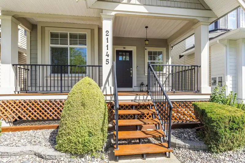21145 83RD AVENUE - photo 4 of 38