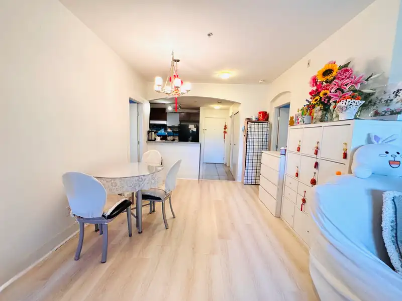 116 6033 KATSURA STREET - photo 3 of 20