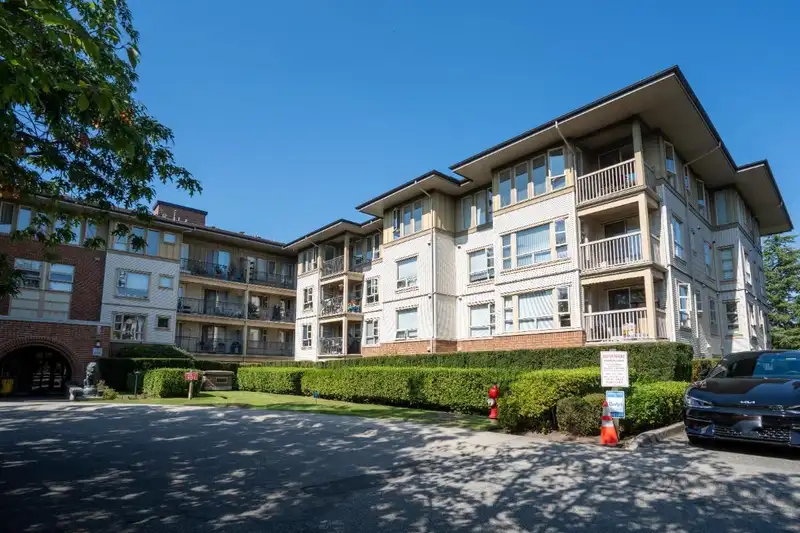 2102 5113 GARDEN CITY ROAD - photo 1 of 26