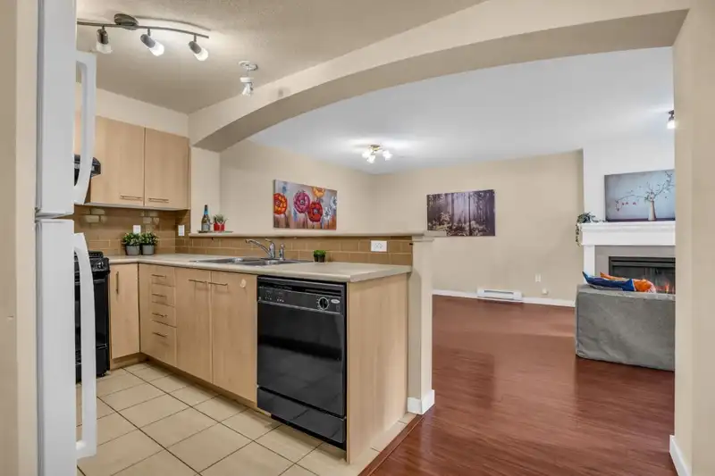 2102 5113 GARDEN CITY ROAD - photo 4 of 26