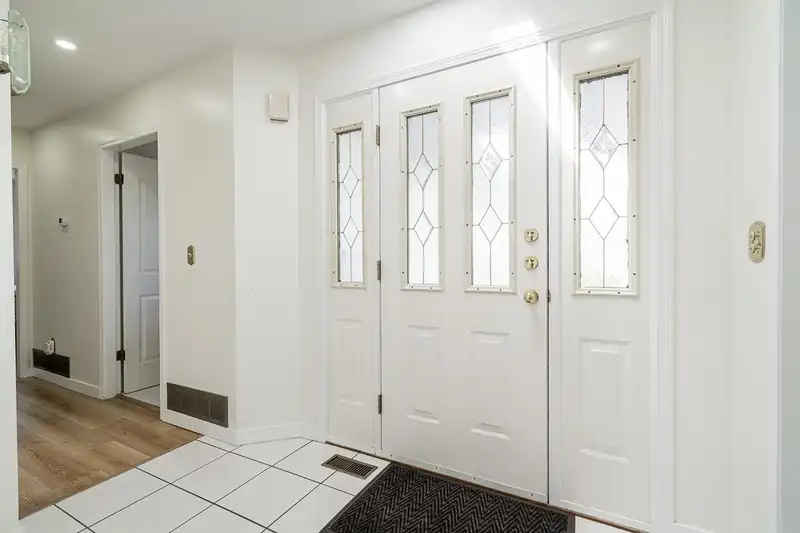 16158 16A AVENUE - photo 3 of 15