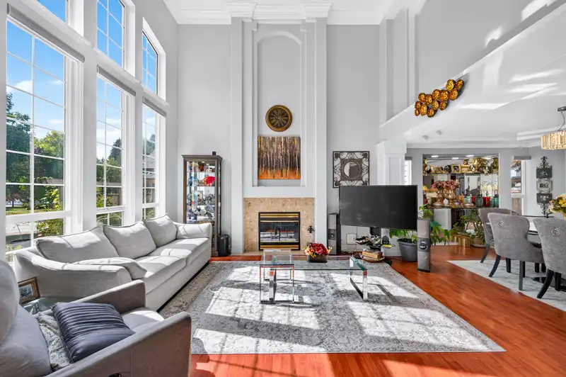 15467 109A AVENUE - photo 1 of 40