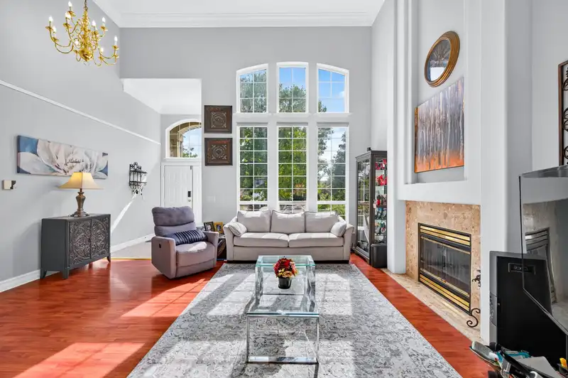 15467 109A AVENUE - photo 3 of 40