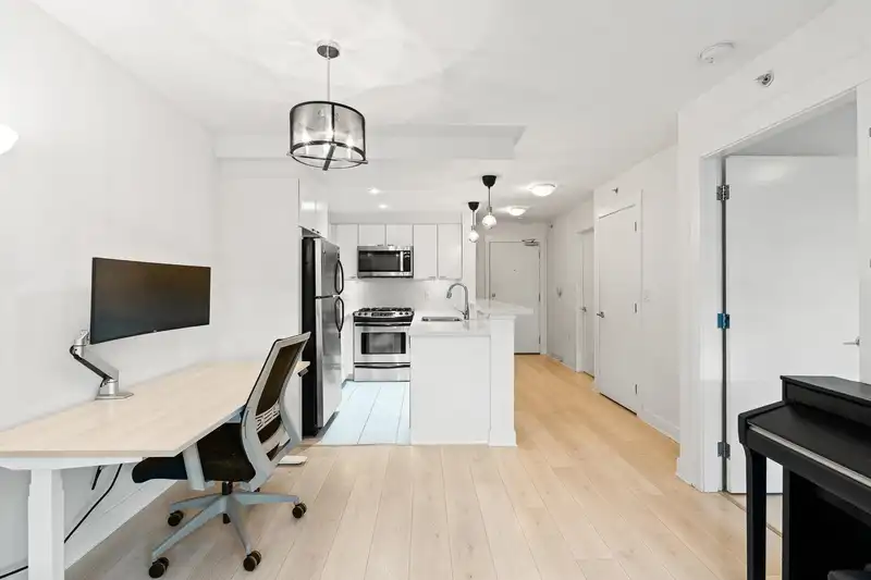 302 160 W 3RD STREET - photo 4 of 18