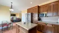 5942 165A STREET - thumbnail 4