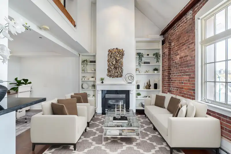 207 1811 W 16TH AVENUE - photo 1 of 40