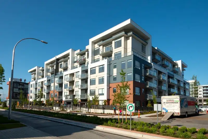 423 7936 206 STREET - photo 1 of 40