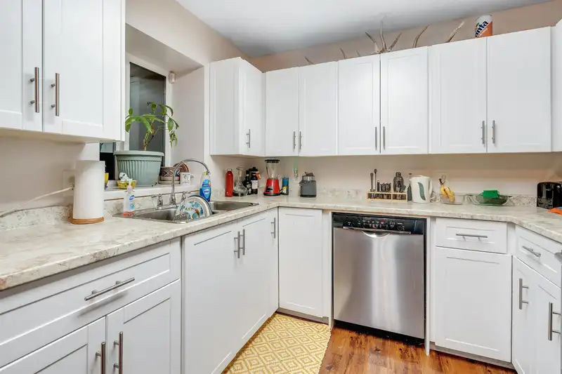 17440 61A AVENUE - photo 3 of 26