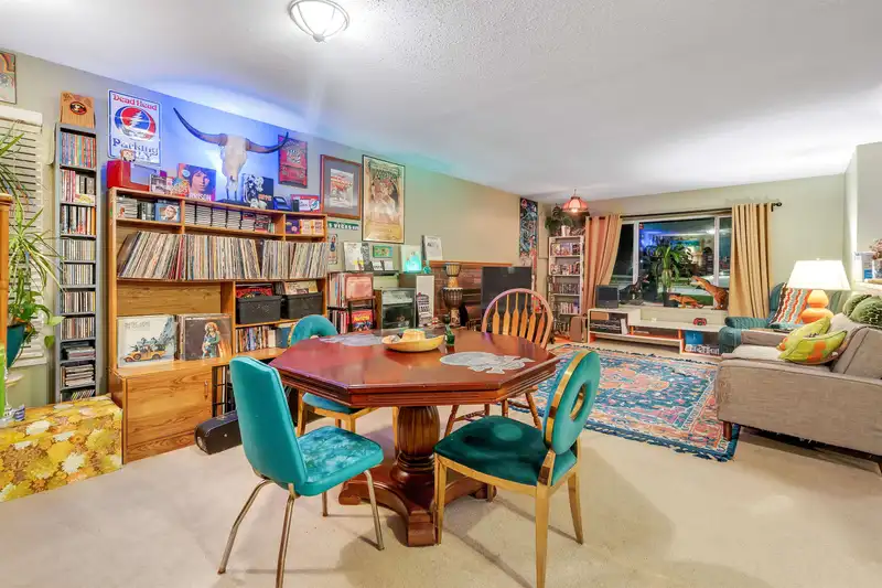 17440 61A AVENUE - photo 4 of 26