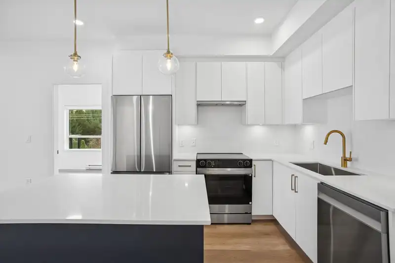 305 20286 72B AVENUE - photo 1 of 23