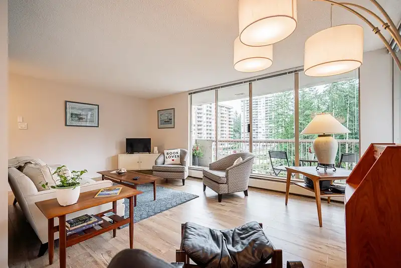 507 2020 FULLERTON AVENUE - photo 1 of 38