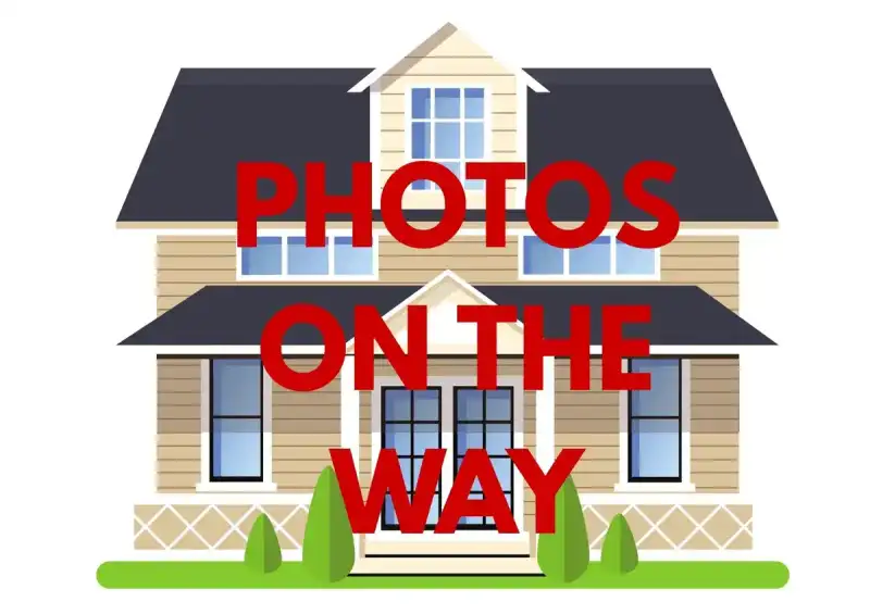 21015 46 AVENUE - photo 1 of 40