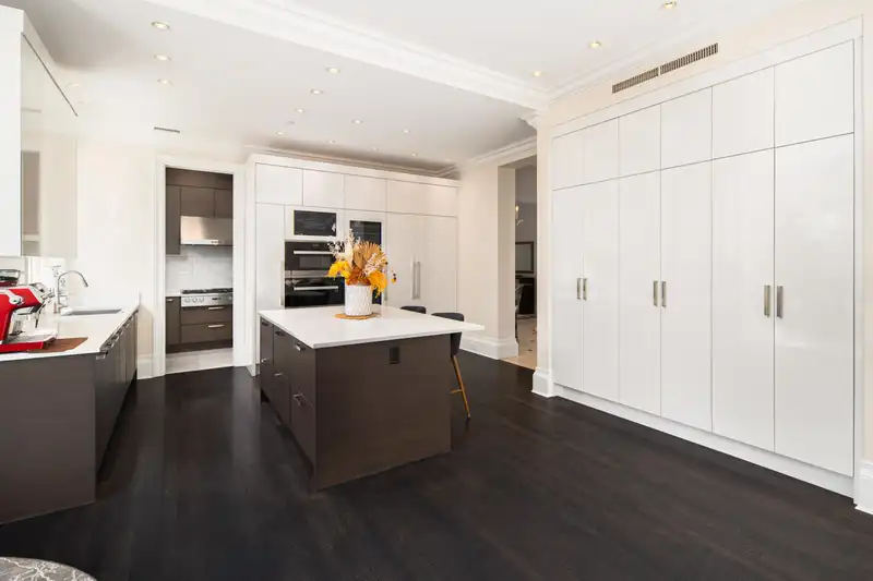 3988 ANGUS DRIVE - photo 4 of 24