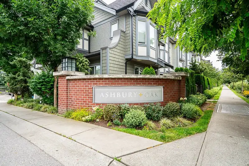 49 8138 204 STREET - photo 1 of 40