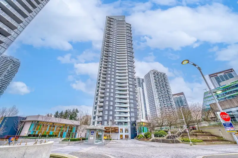 502 9887 WHALLEY BOULEVARD - photo 1 of 18