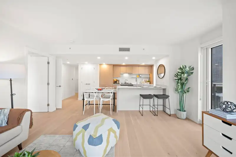 106 5212 CAMBIE STREET - photo 2 of 32