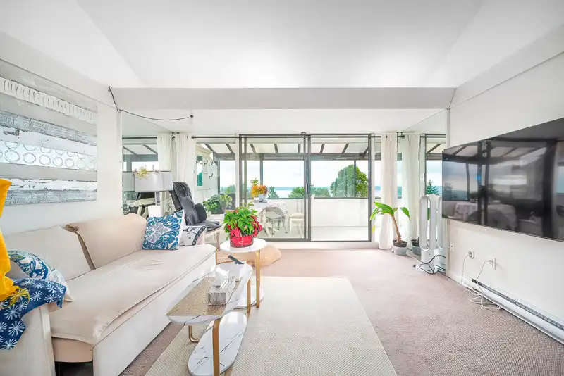 49 2202 FOLKESTONE WAY - photo 2 of 22